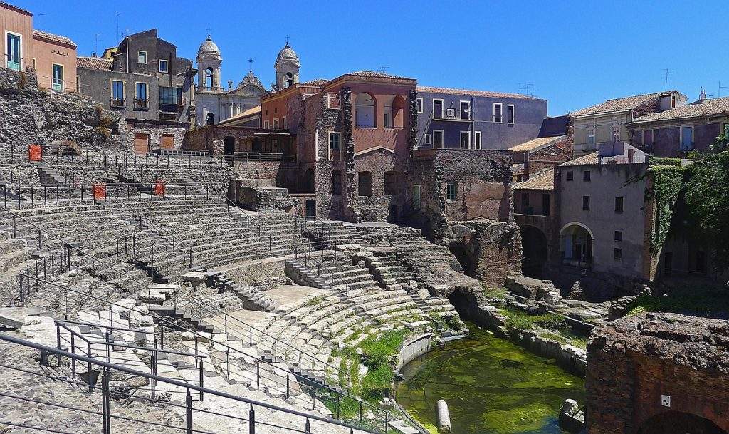 Il Teatro romano nel centro storico di Catania